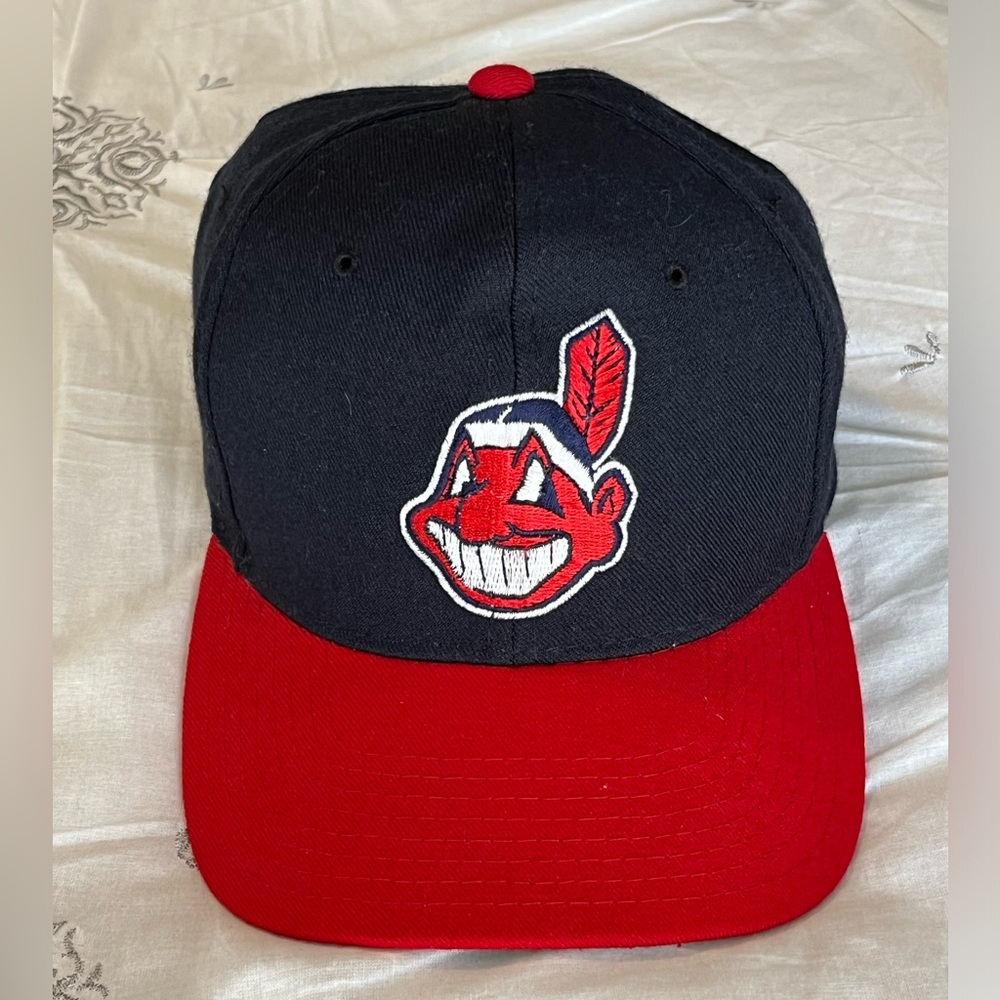 Vintage Cleveland Indians Jacket & Cap Set - Picture 8 of 11